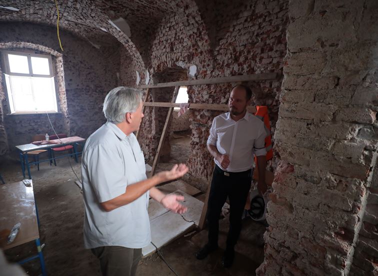 Zamjenik gradonačelnika Luka Korlaet obišao gradilišta i radove na obnovi školskih zgrada